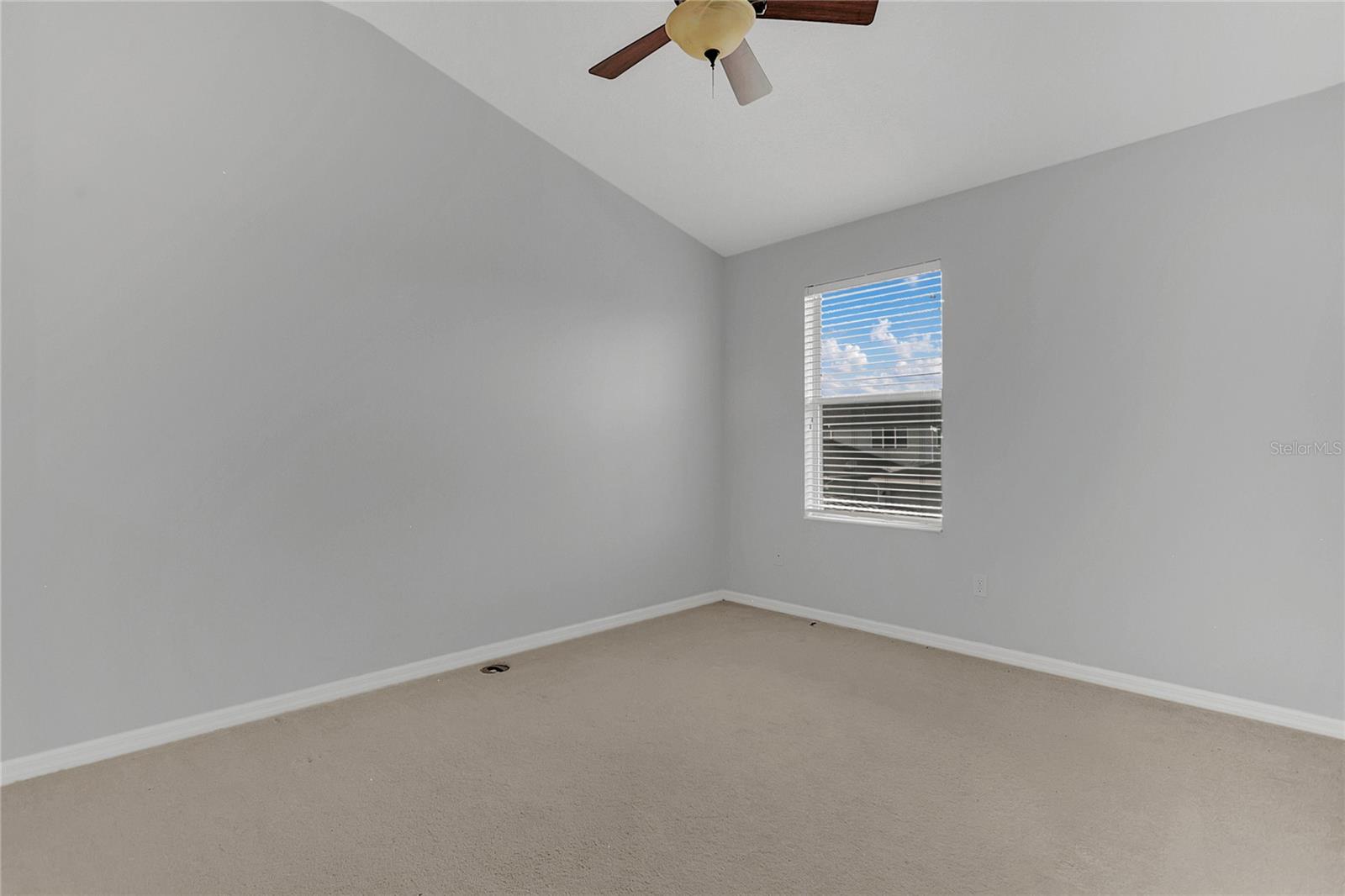 GROVELAND WATERSIDE POINTE PH 01 - Residential Lease