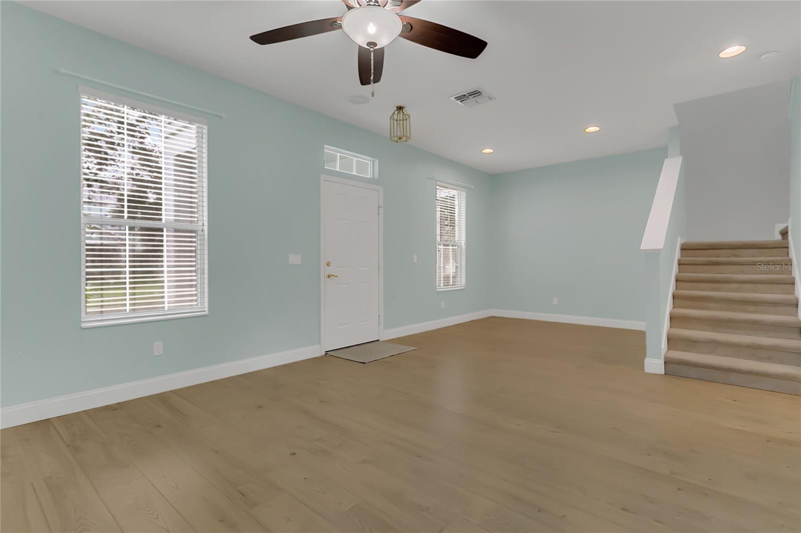 GROVELAND WATERSIDE POINTE PH 01 - Residential Lease