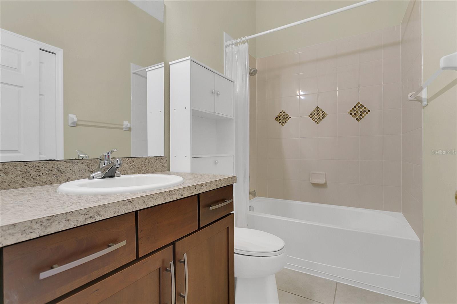 GROVELAND WATERSIDE POINTE PH 01 - Residential Lease