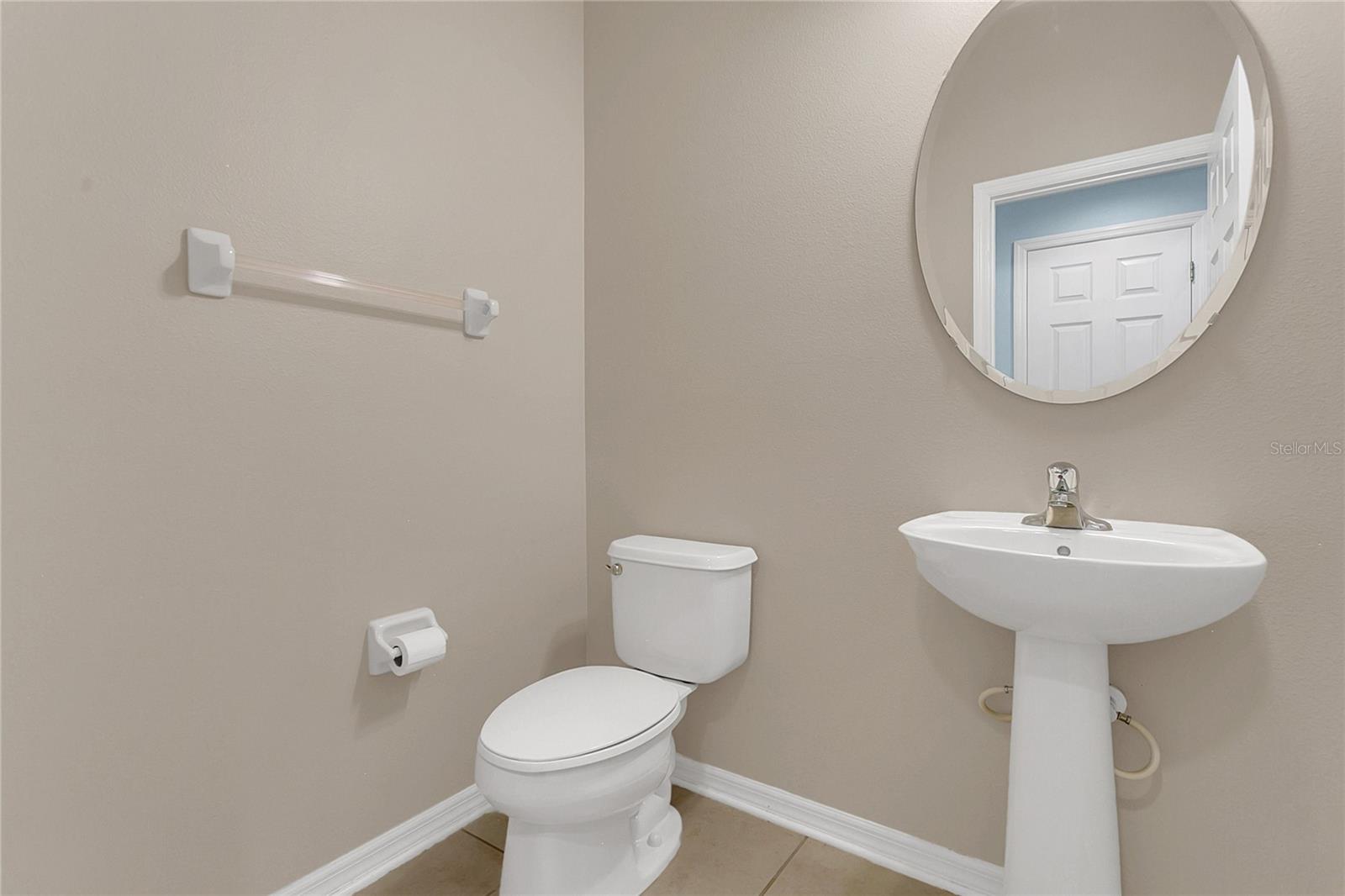 GROVELAND WATERSIDE POINTE PH 01 - Residential Lease