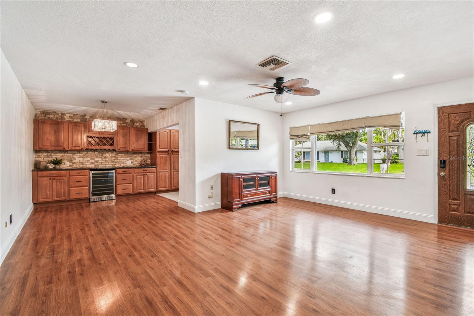 2481 BURNICE DRIVE