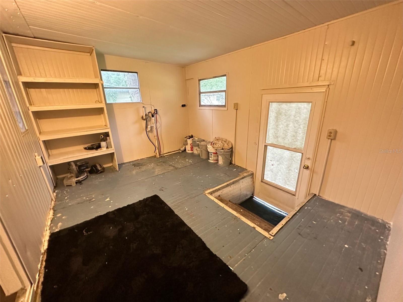 DELAND MOBILE HOMESITES UNREC 157 - Residential