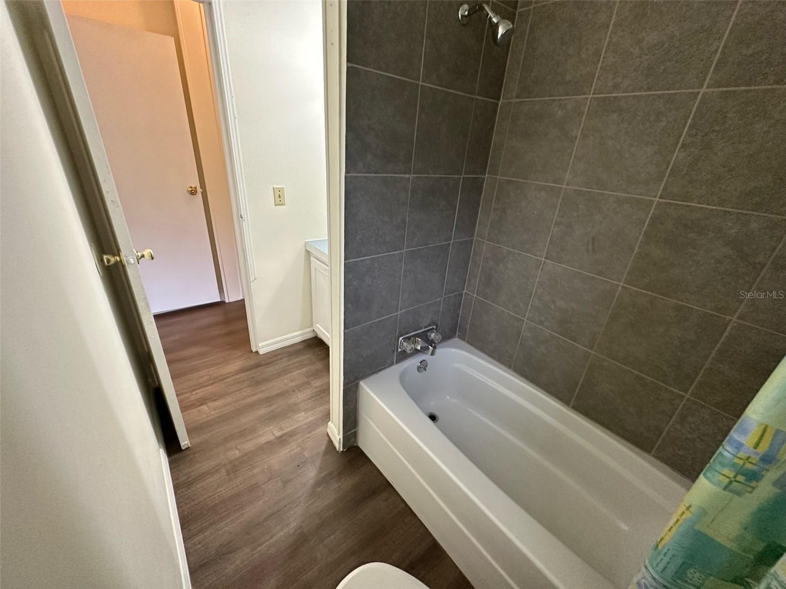 DELAND MOBILE HOMESITES UNREC 157 - Residential