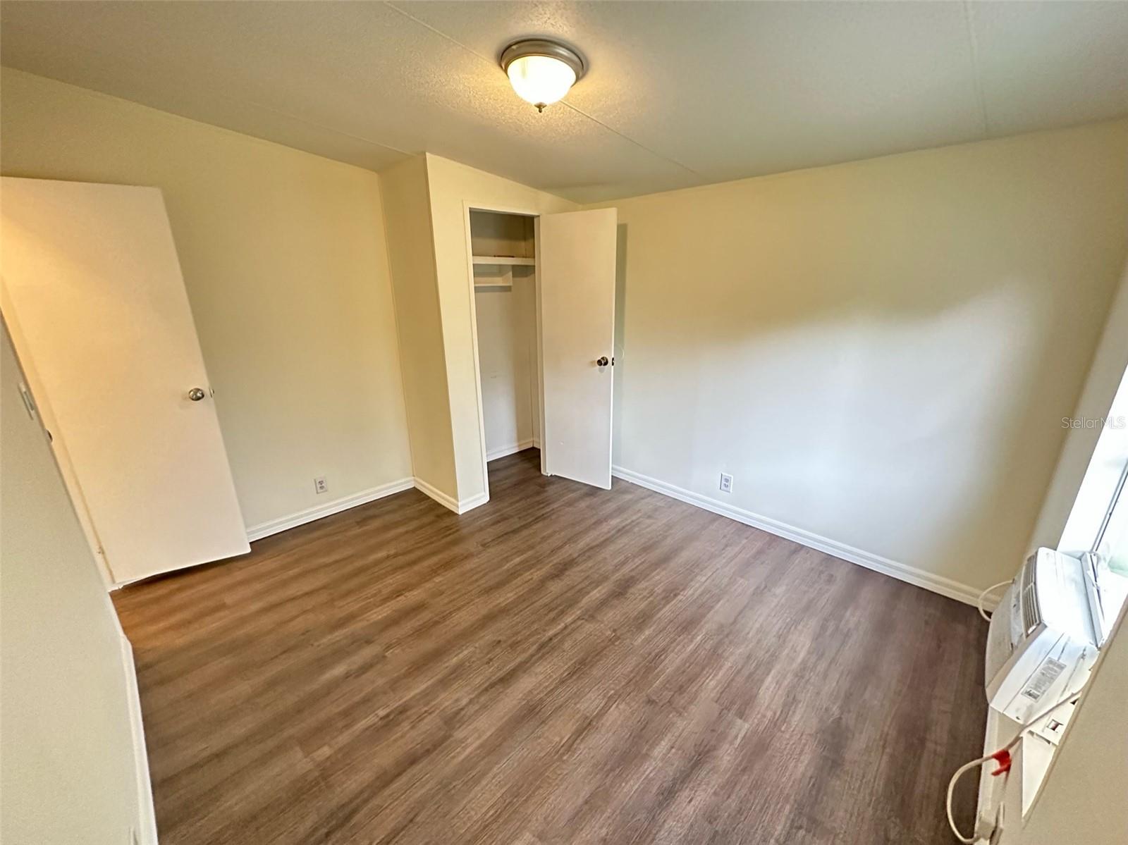 DELAND MOBILE HOMESITES UNREC 157 - Residential