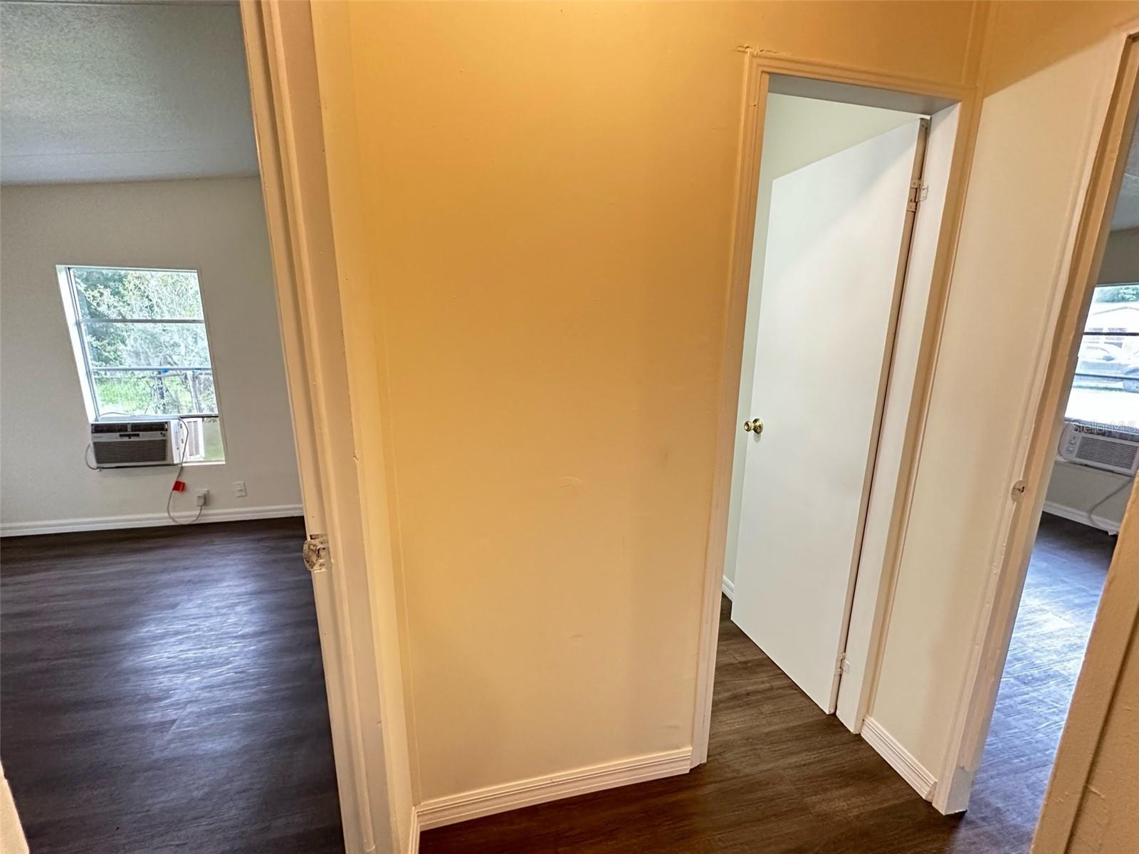 DELAND MOBILE HOMESITES UNREC 157 - Residential