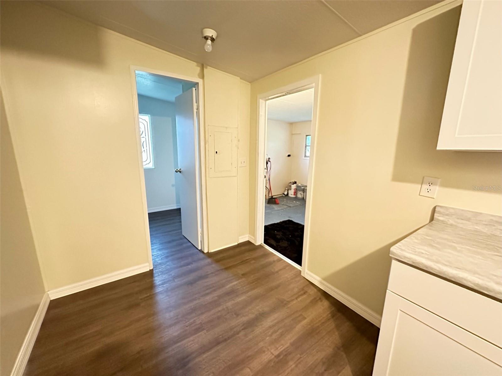 DELAND MOBILE HOMESITES UNREC 157 - Residential