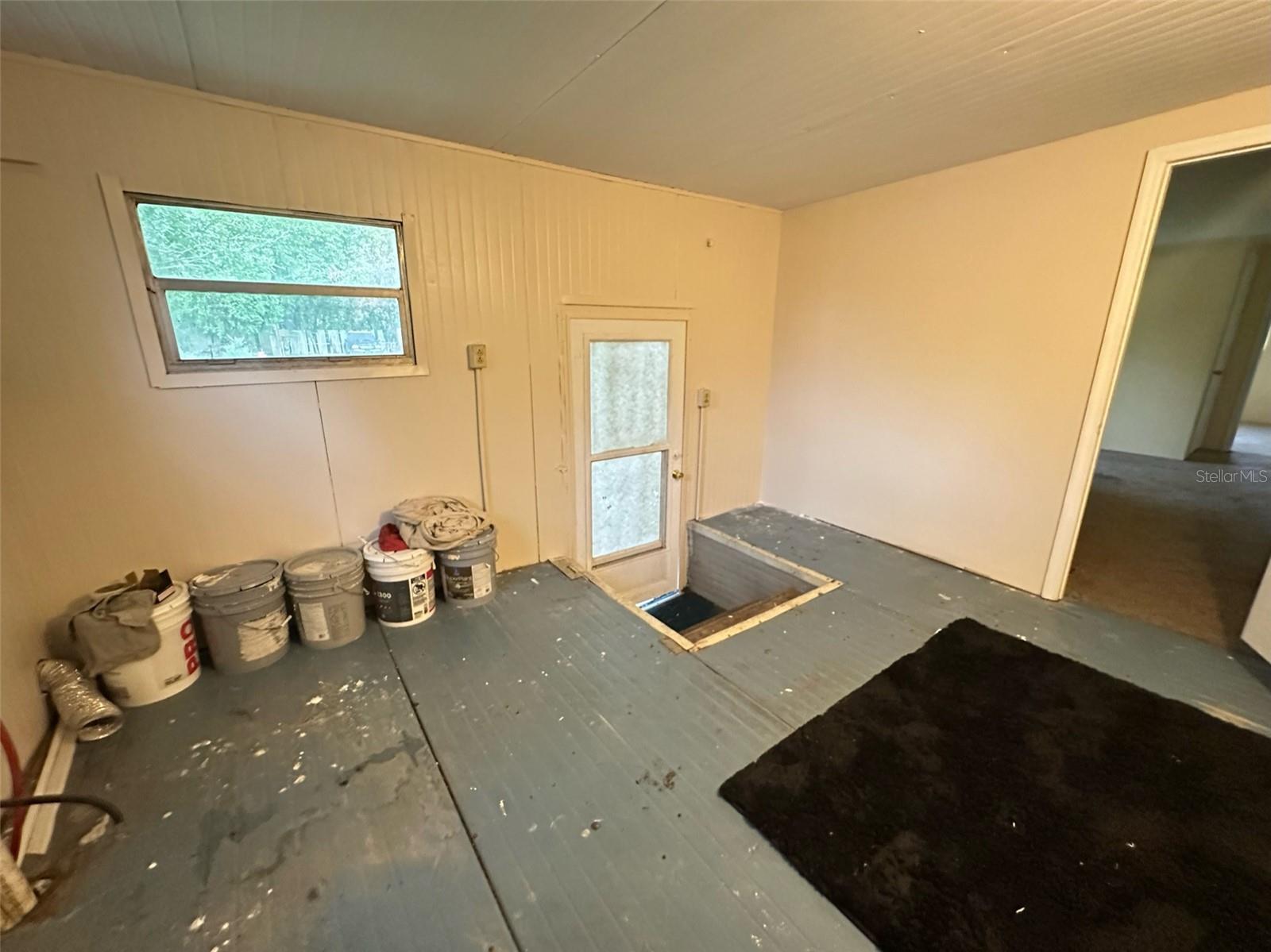 DELAND MOBILE HOMESITES UNREC 157 - Residential