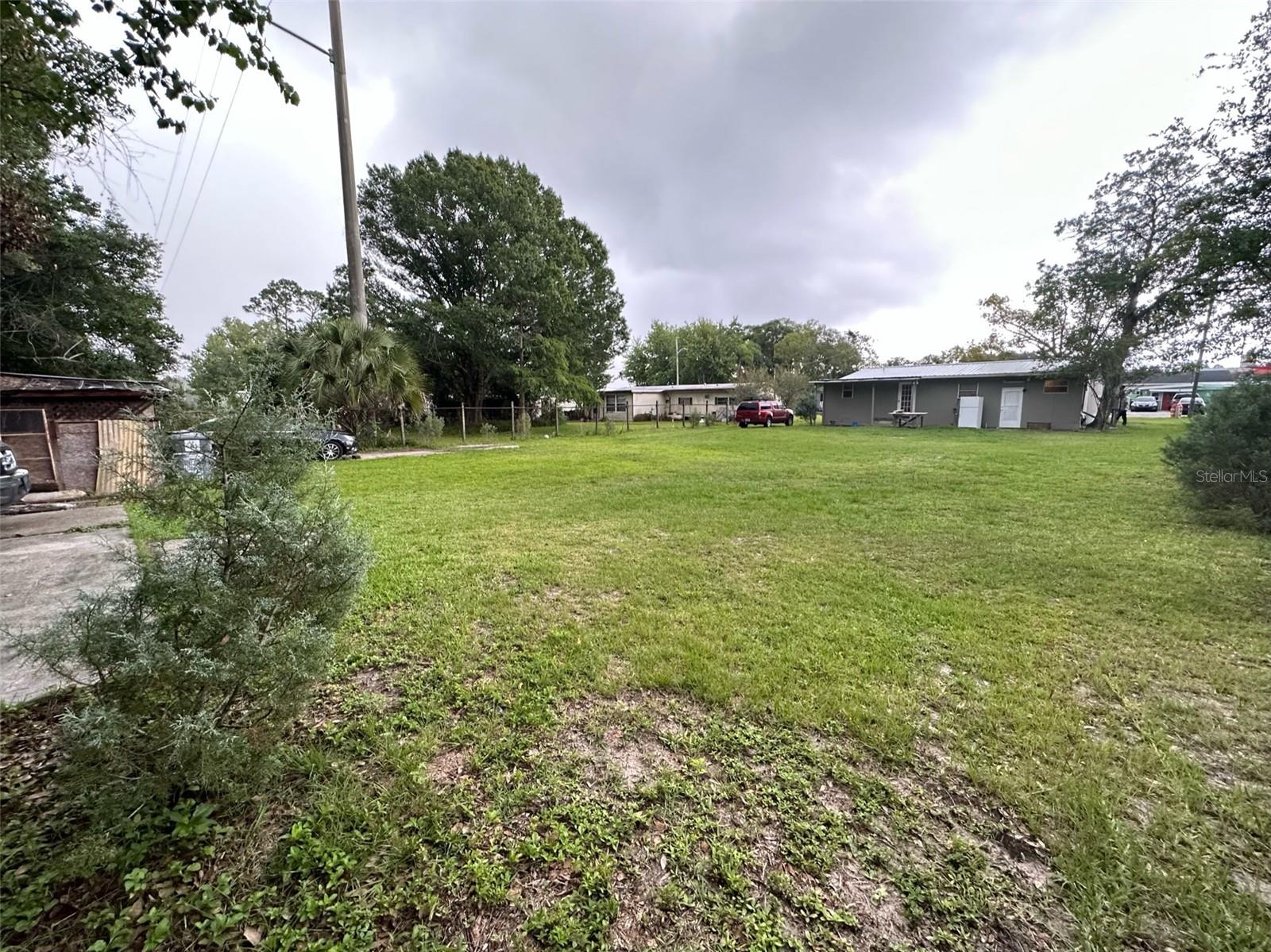 DELAND MOBILE HOMESITES UNREC 157 - Residential