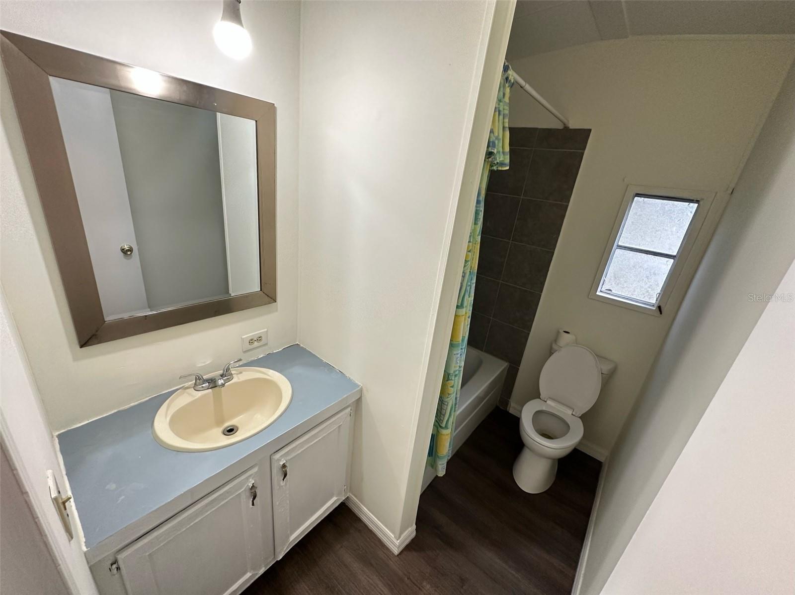 DELAND MOBILE HOMESITES UNREC 157 - Residential