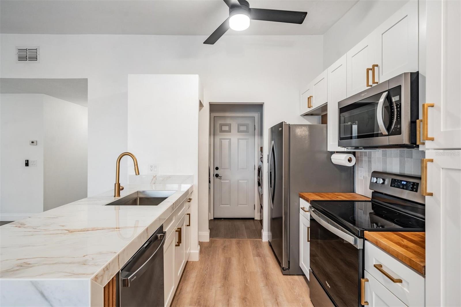 VALRICO MANOR UNIT 3 - Residential