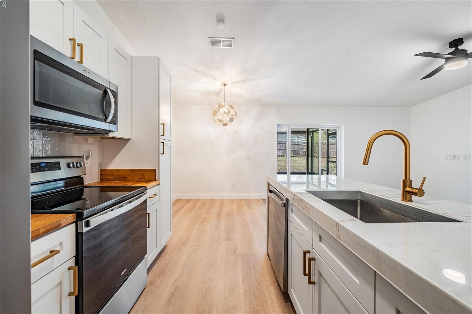 VALRICO MANOR UNIT 3 - Residential