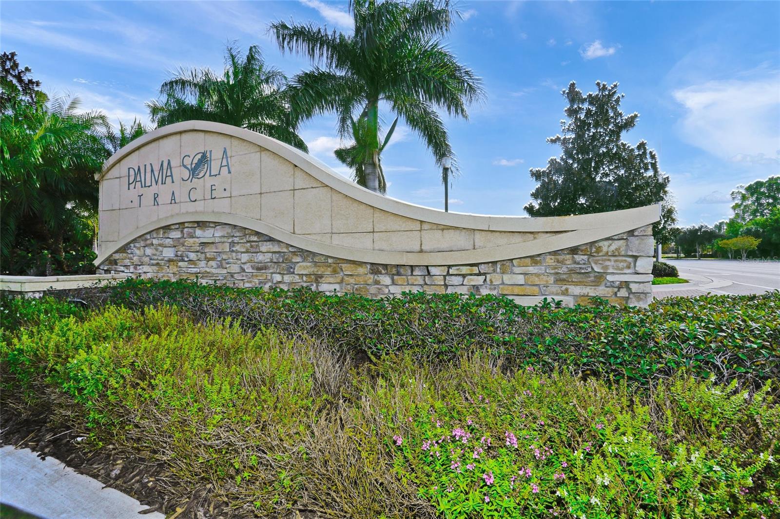 PALMA SOLA TRACE - Residential