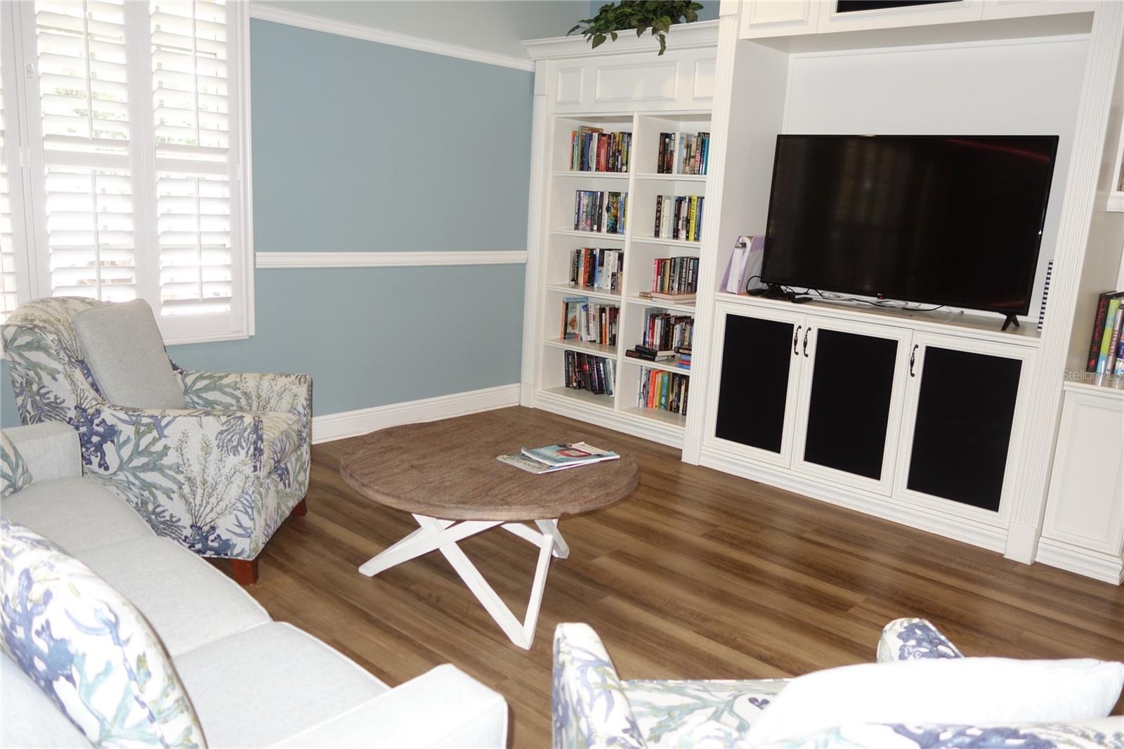 PALMA SOLA TRACE - Residential