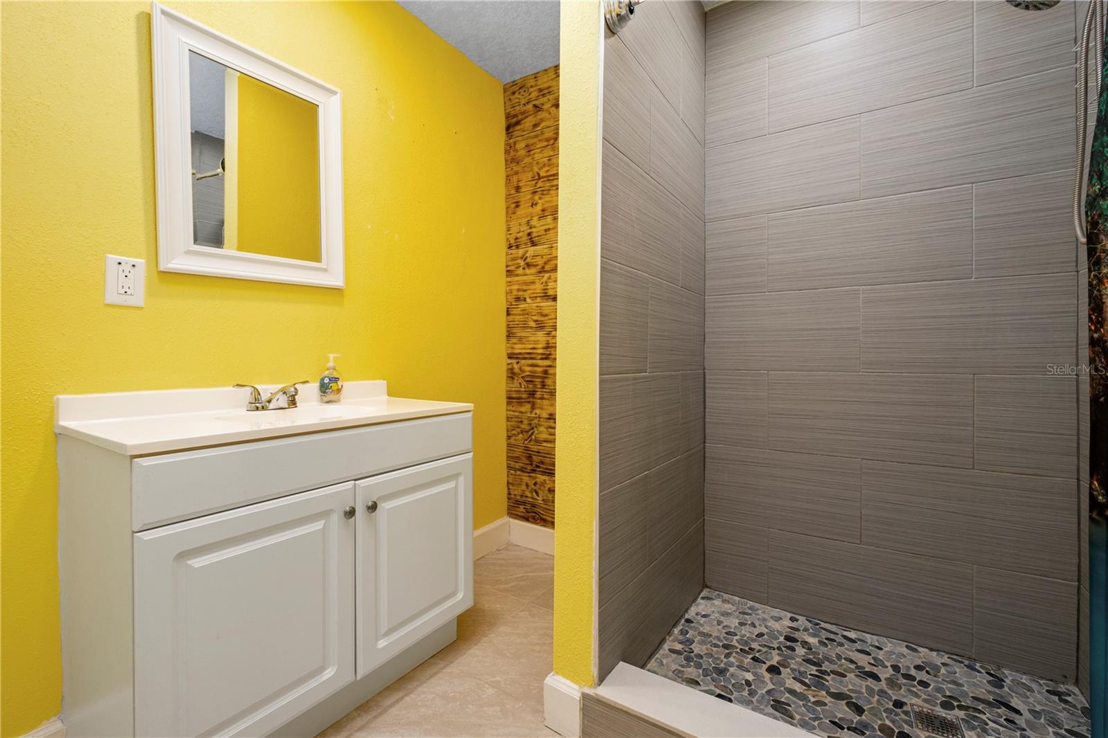 CHRISTMAS HEIGHTS - Residential