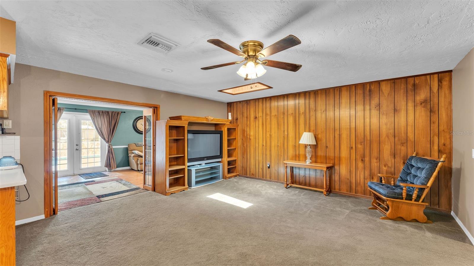 105 LIGHTER LOG LANE