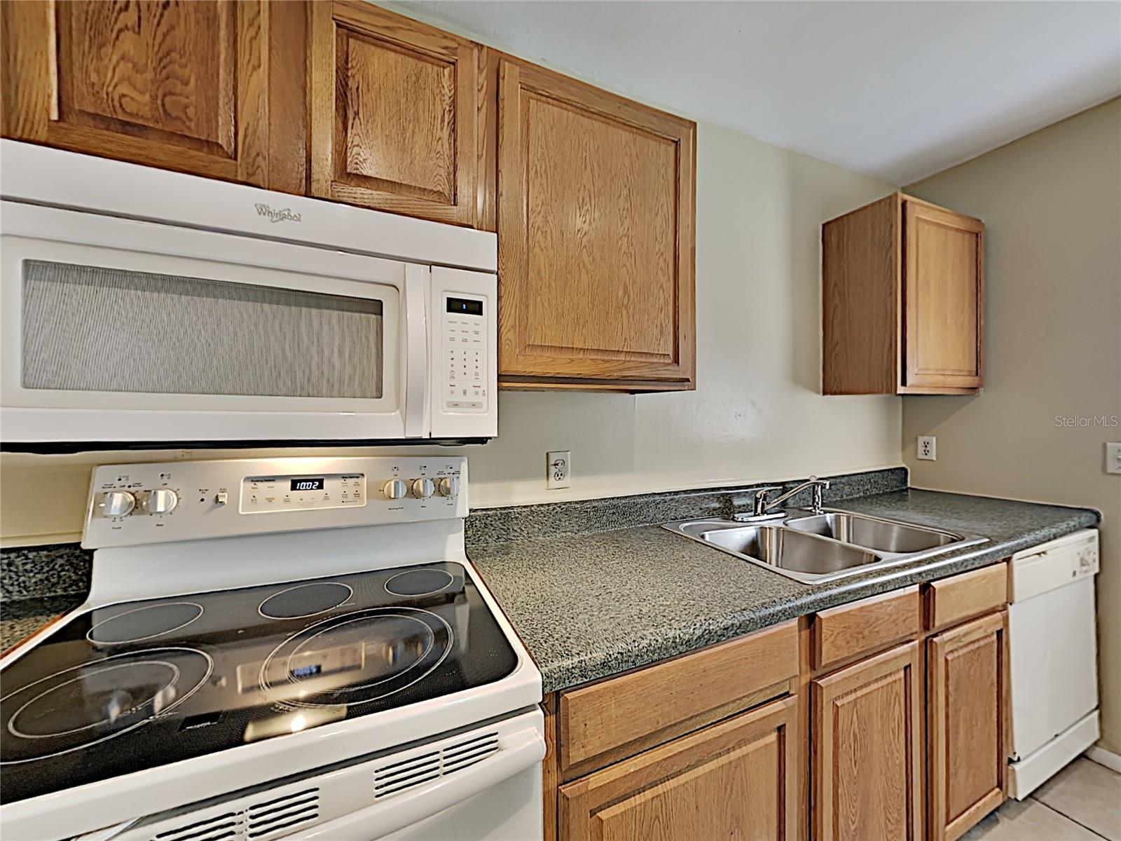 220 CHEROKEE COURT 113