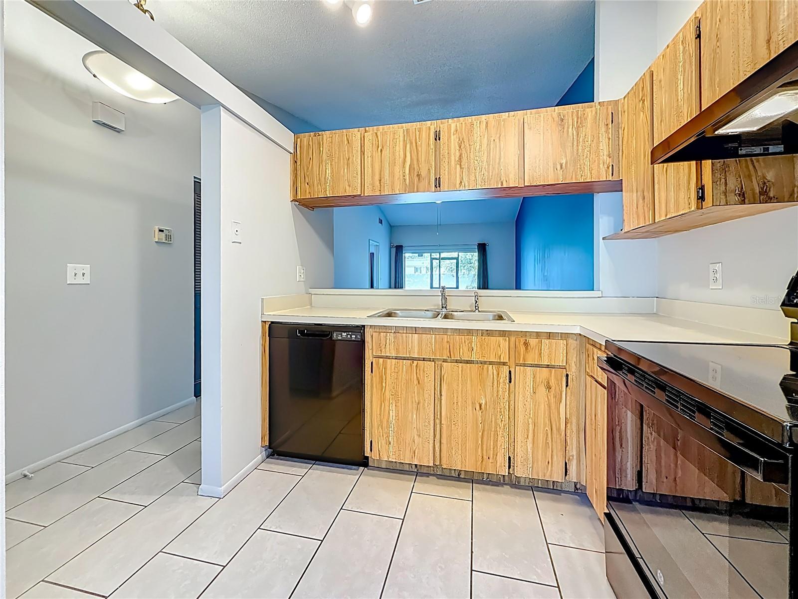 BELLE OAK VILLAS - Residential