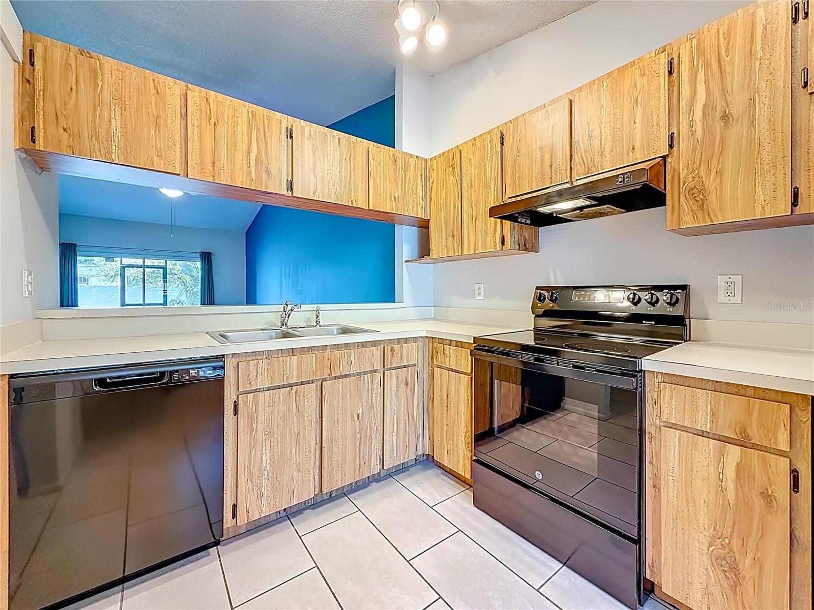 BELLE OAK VILLAS - Residential