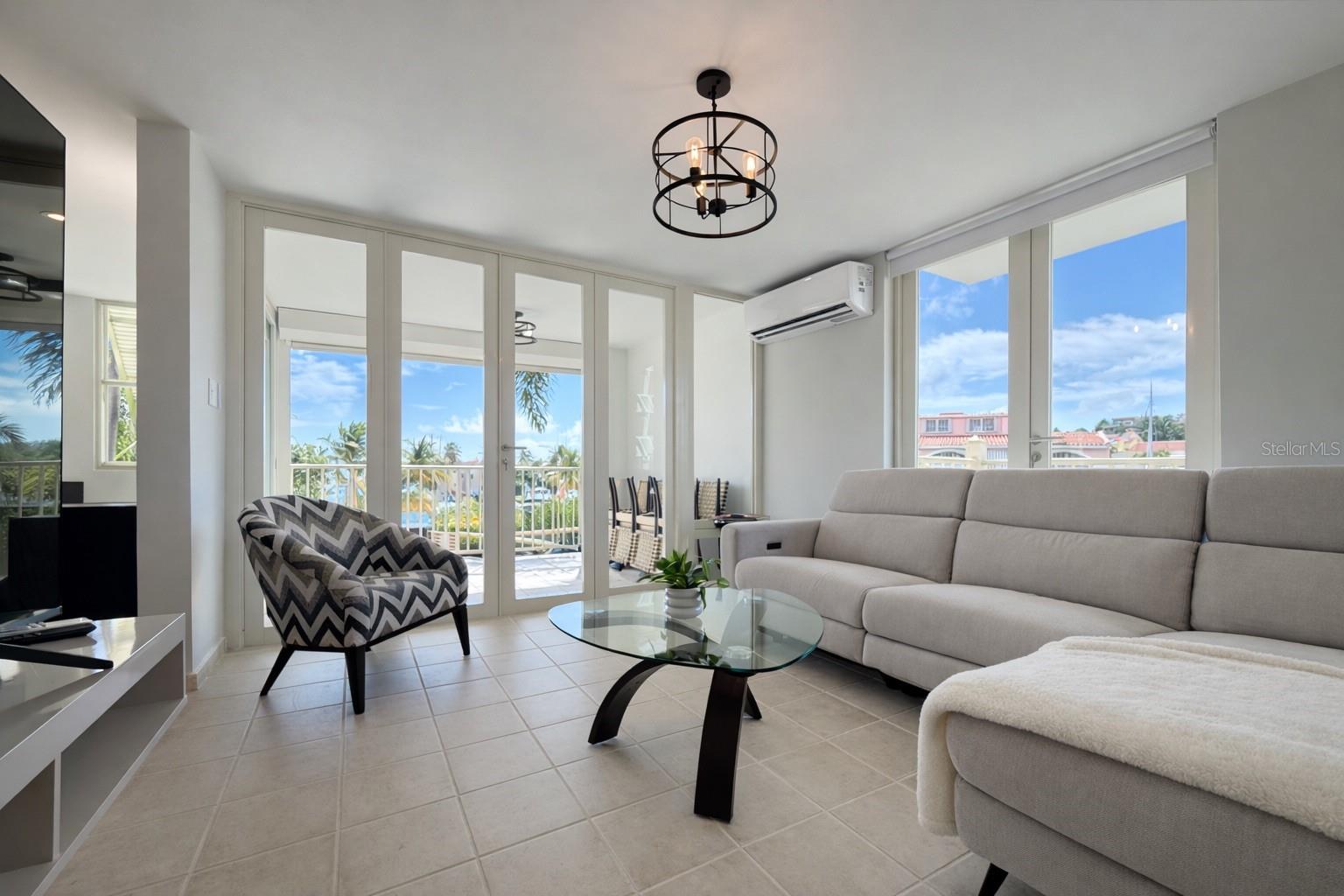 HARBOUR POINT - Residential Lease