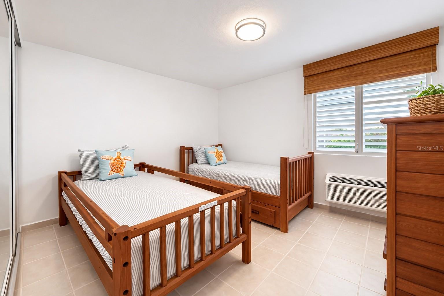 HARBOUR POINT - Residential Lease