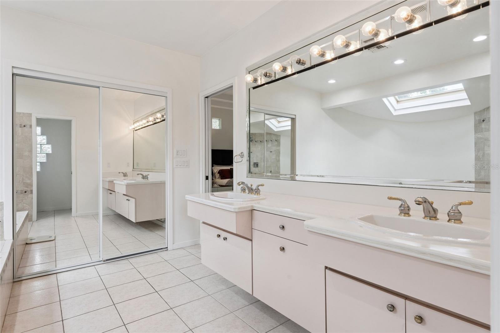 HEATHROW - Residential