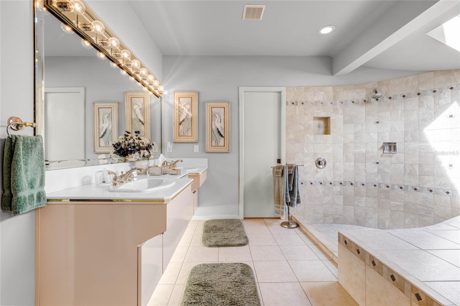 HEATHROW - Residential