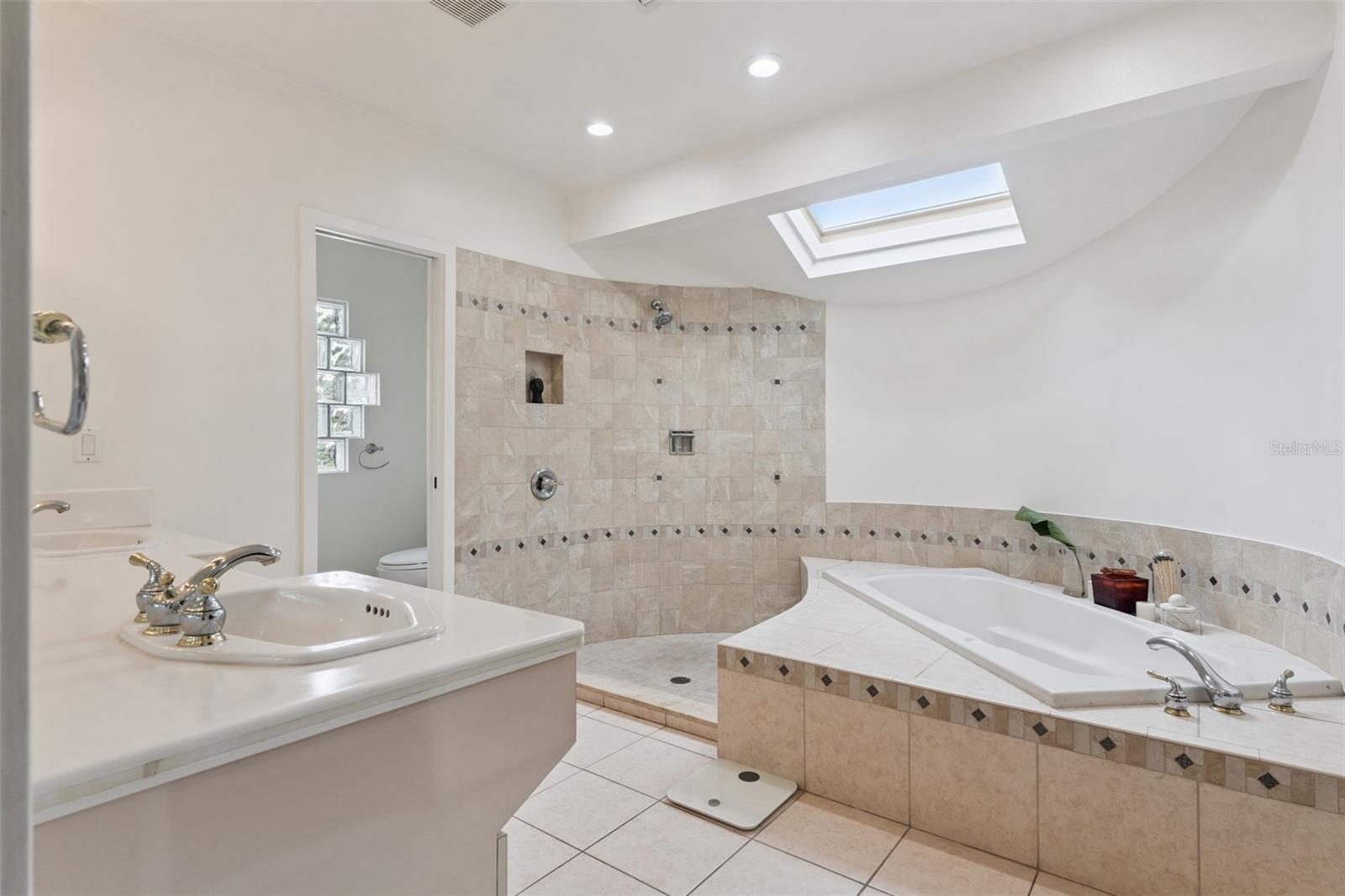 HEATHROW - Residential