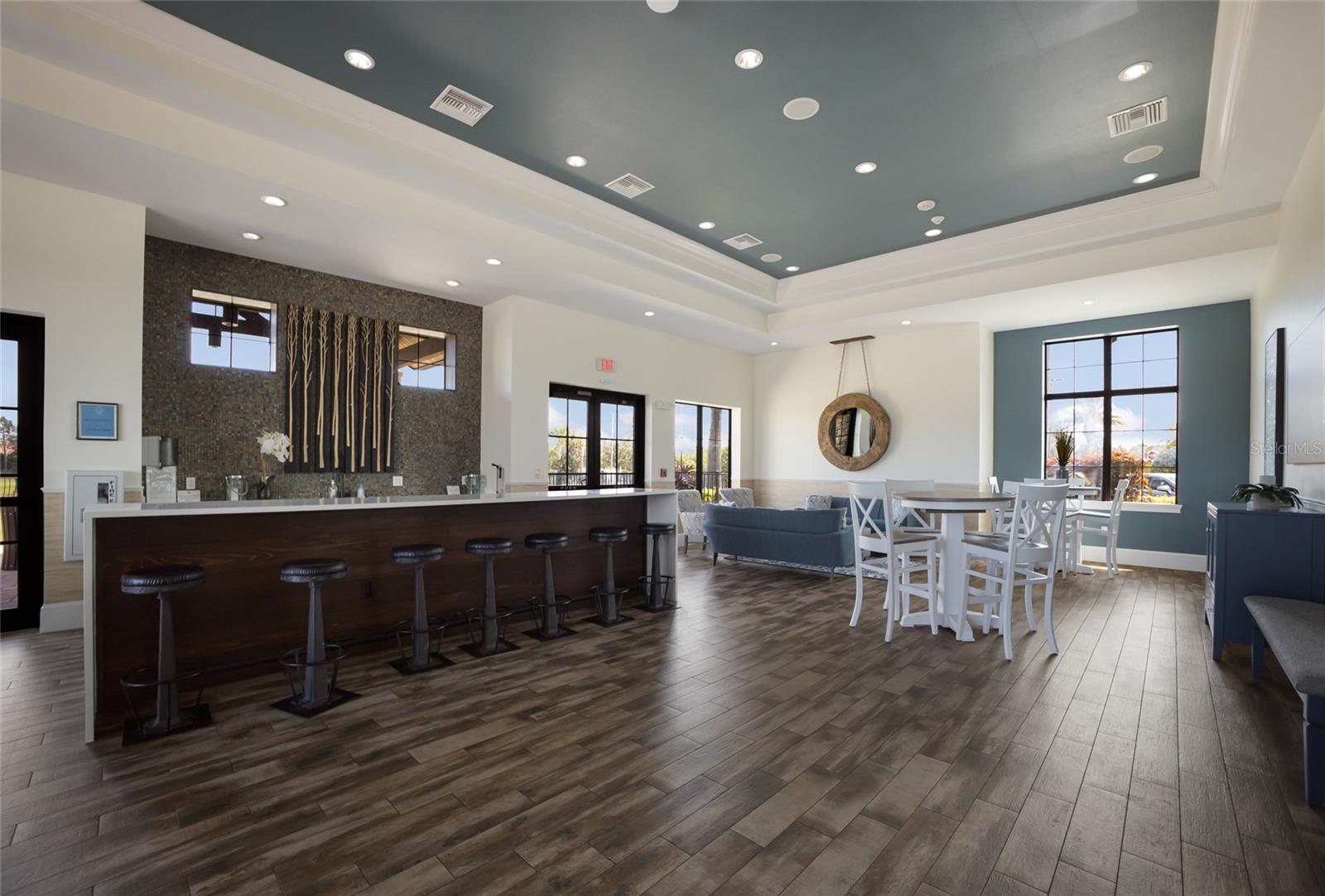 COUNTRY CLUB EAST - Residential