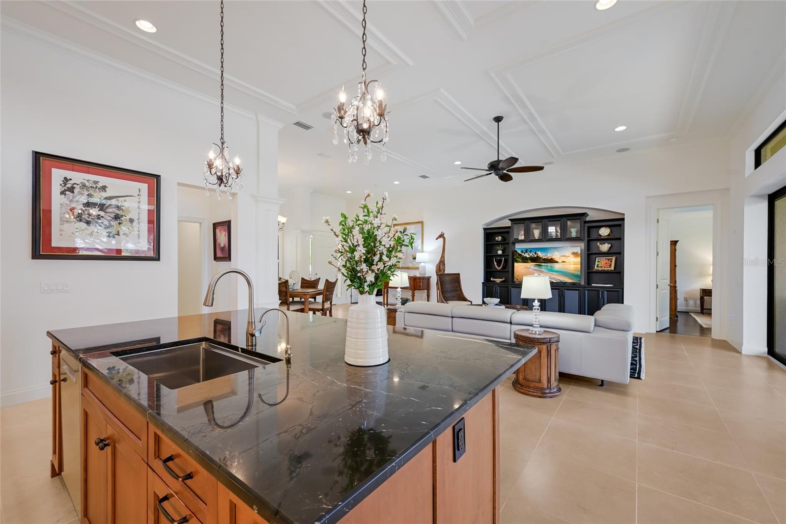 COUNTRY CLUB EAST - Residential
