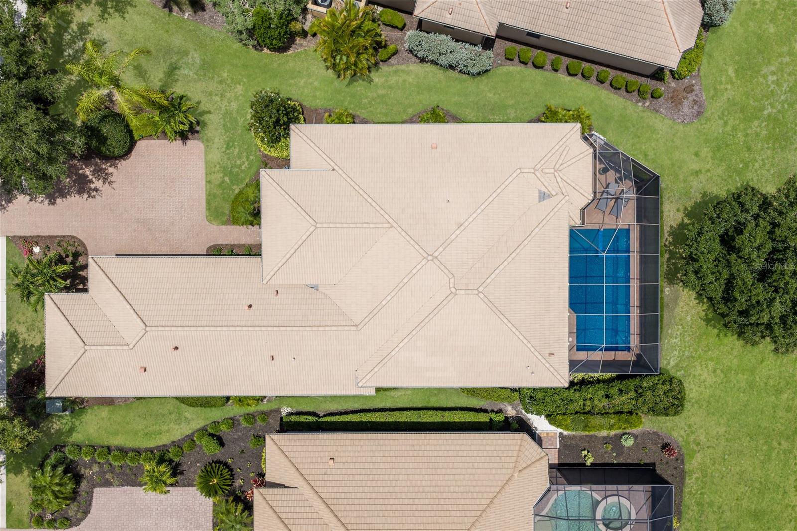 COUNTRY CLUB EAST - Residential