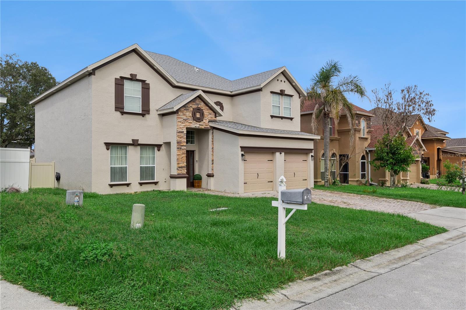 Casas a venda 1 - Jen Dantas 233 TOWERVIEW DRIVE E
