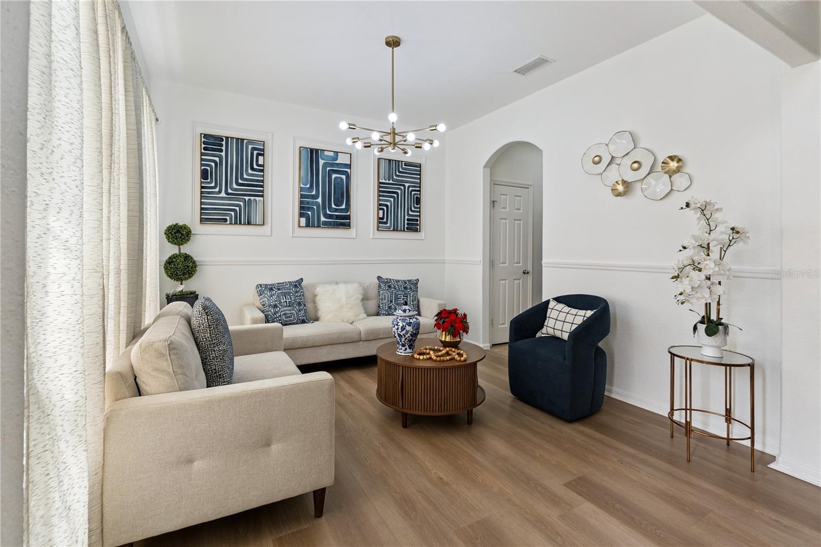 Casas a venda 3 - Jen Dantas 233 TOWERVIEW DRIVE E