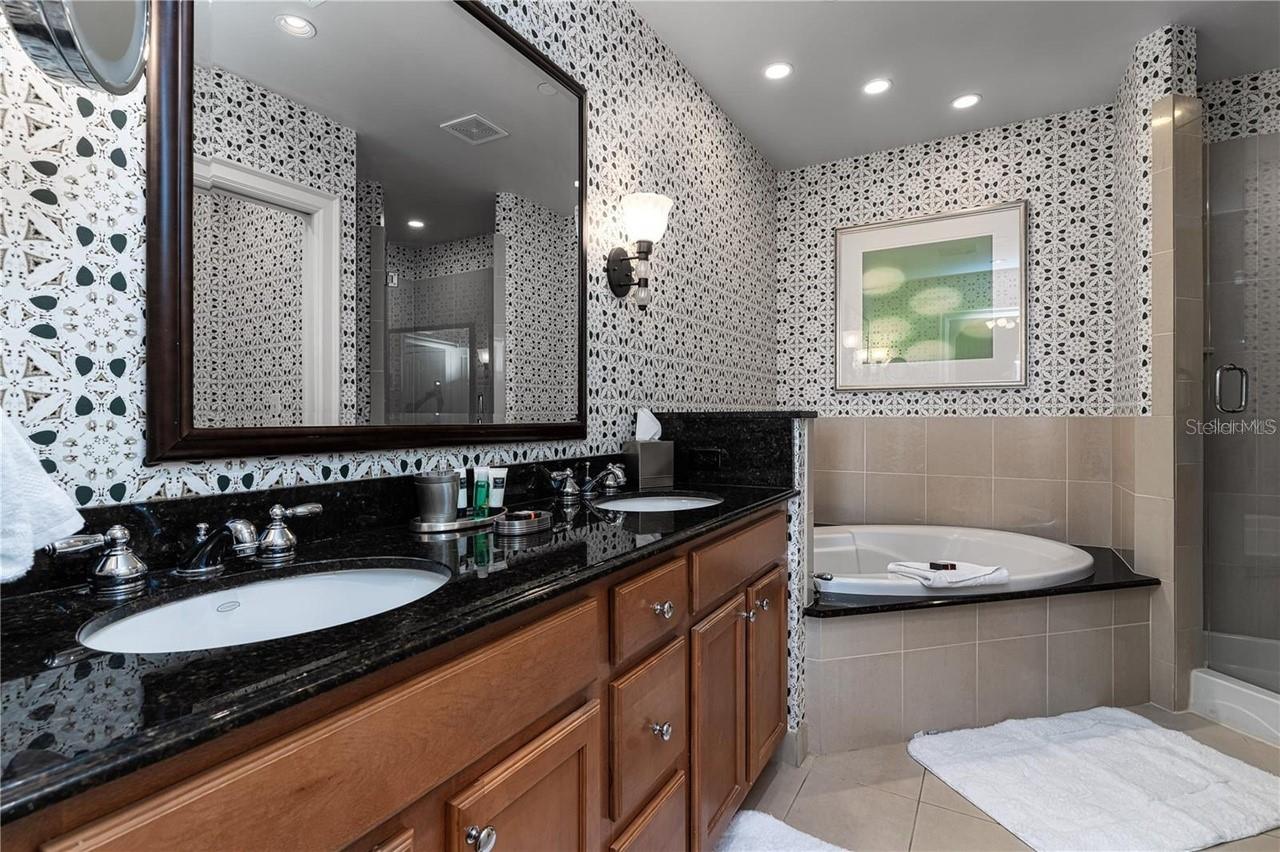 CHAMPIONSGATE VILLAS BLDG 1 A HOTEL CONDO - Residential