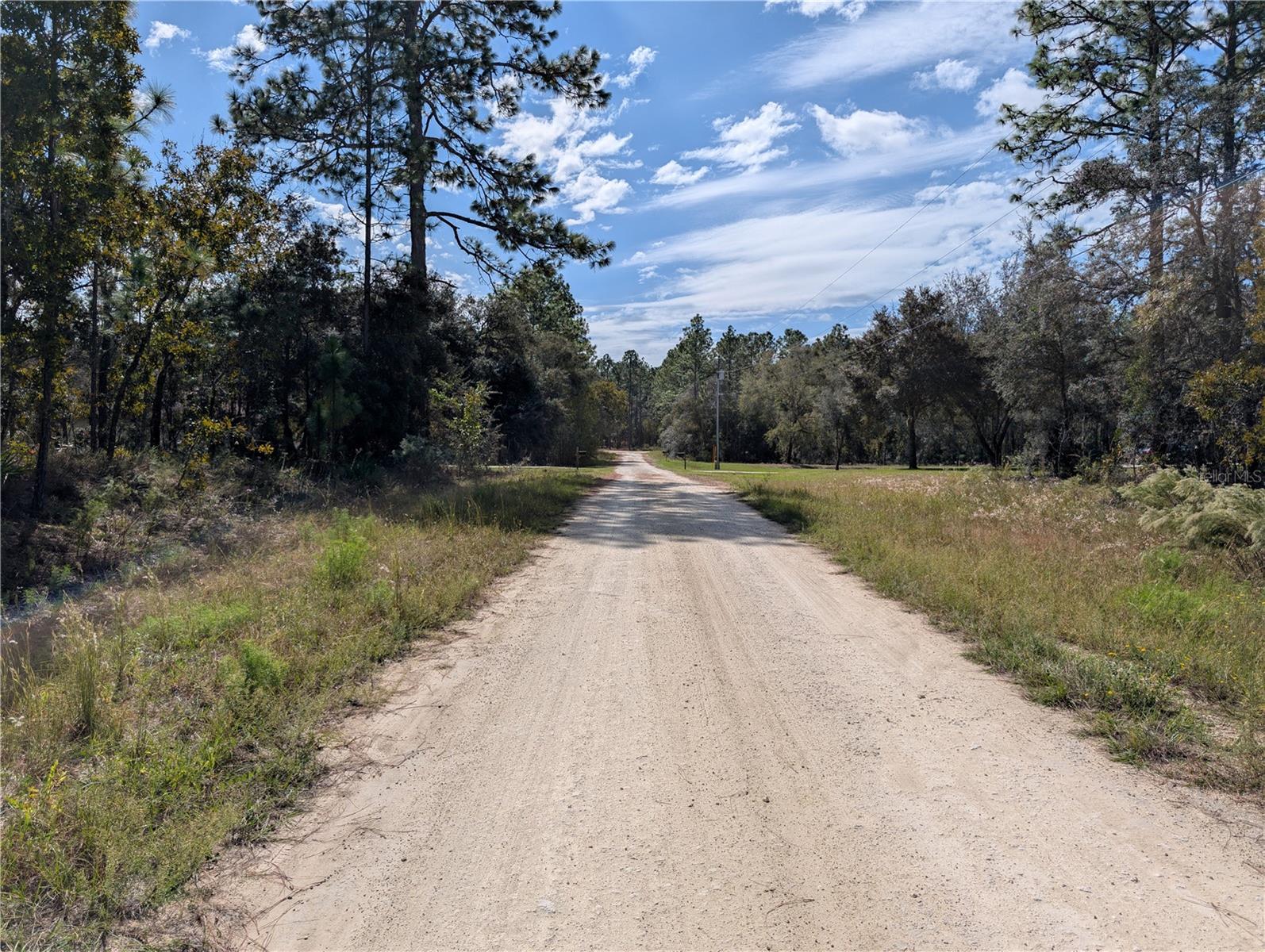 ROLLING HILLS UN 02 - Land