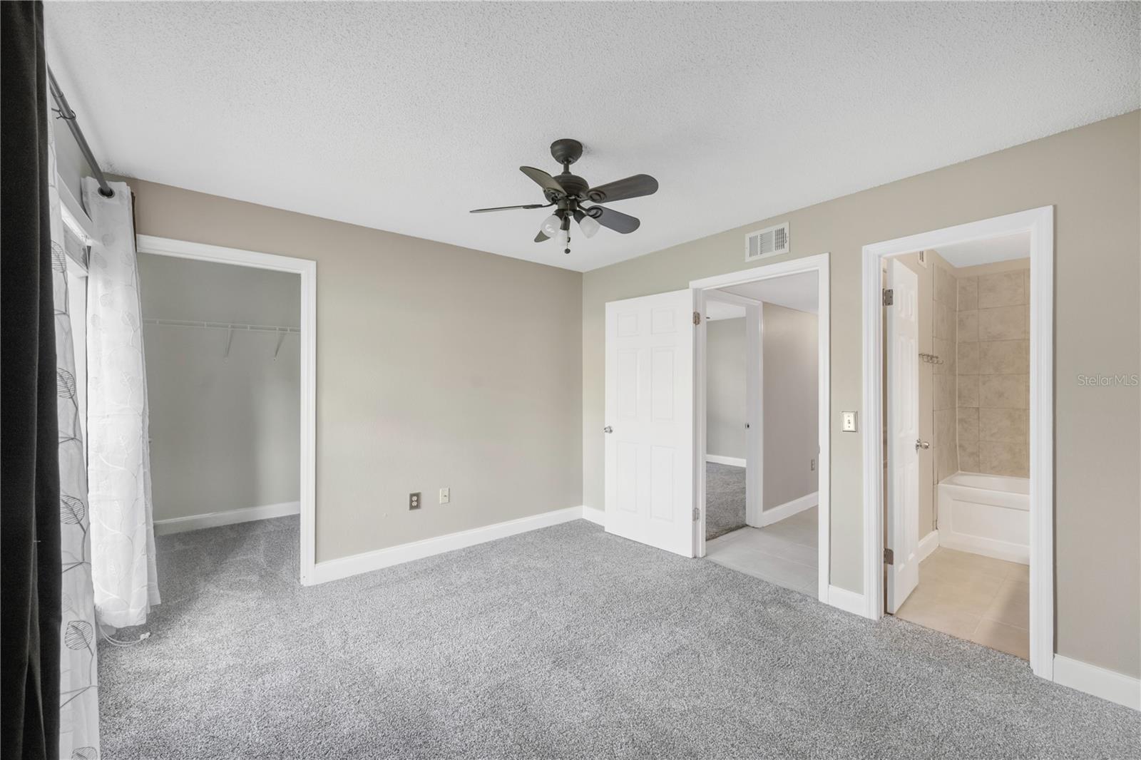 THE HIGHLANDS AT HUNTERS GREE - Residential