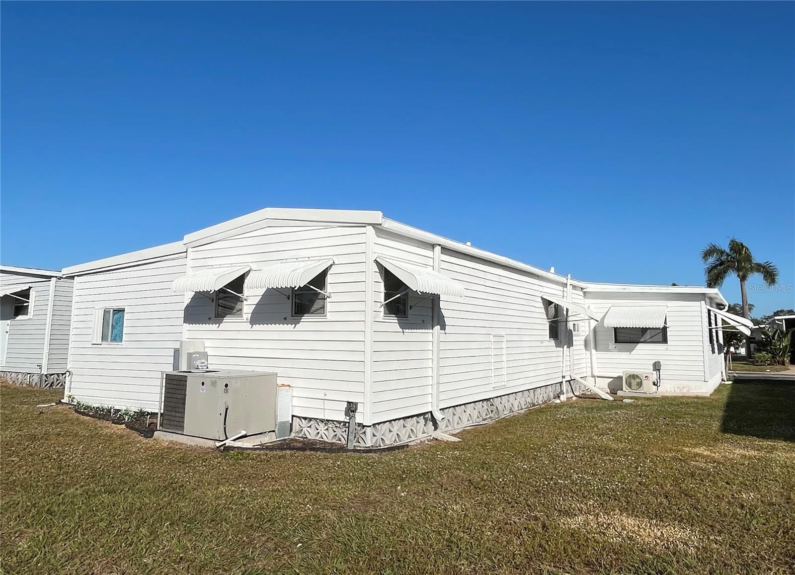 OAKWOOD MANOR - Residential