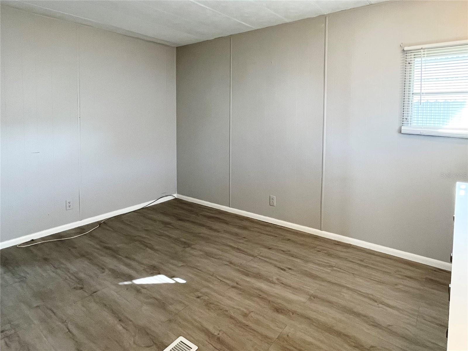 OAKWOOD MANOR - Residential