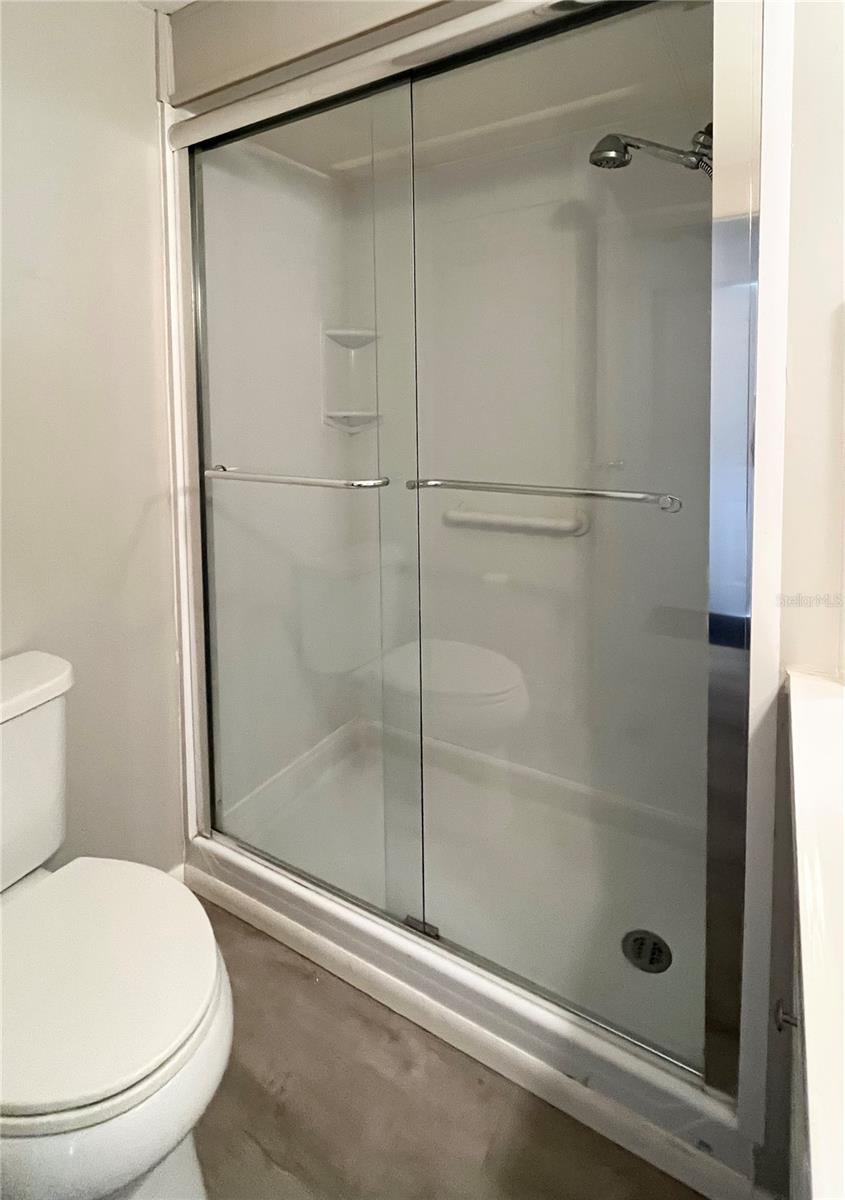 OAKWOOD MANOR - Residential