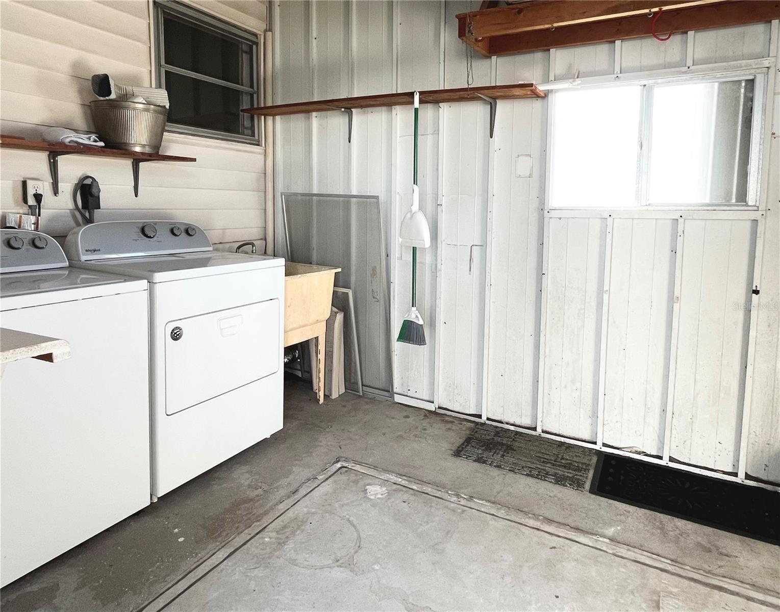 OAKWOOD MANOR - Residential