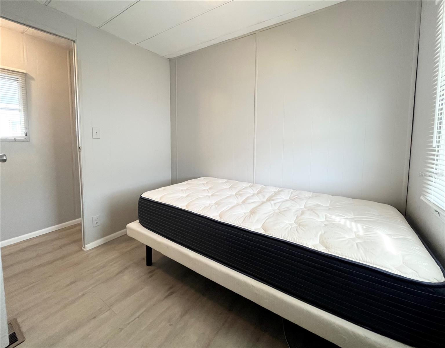 OAKWOOD MANOR - Residential