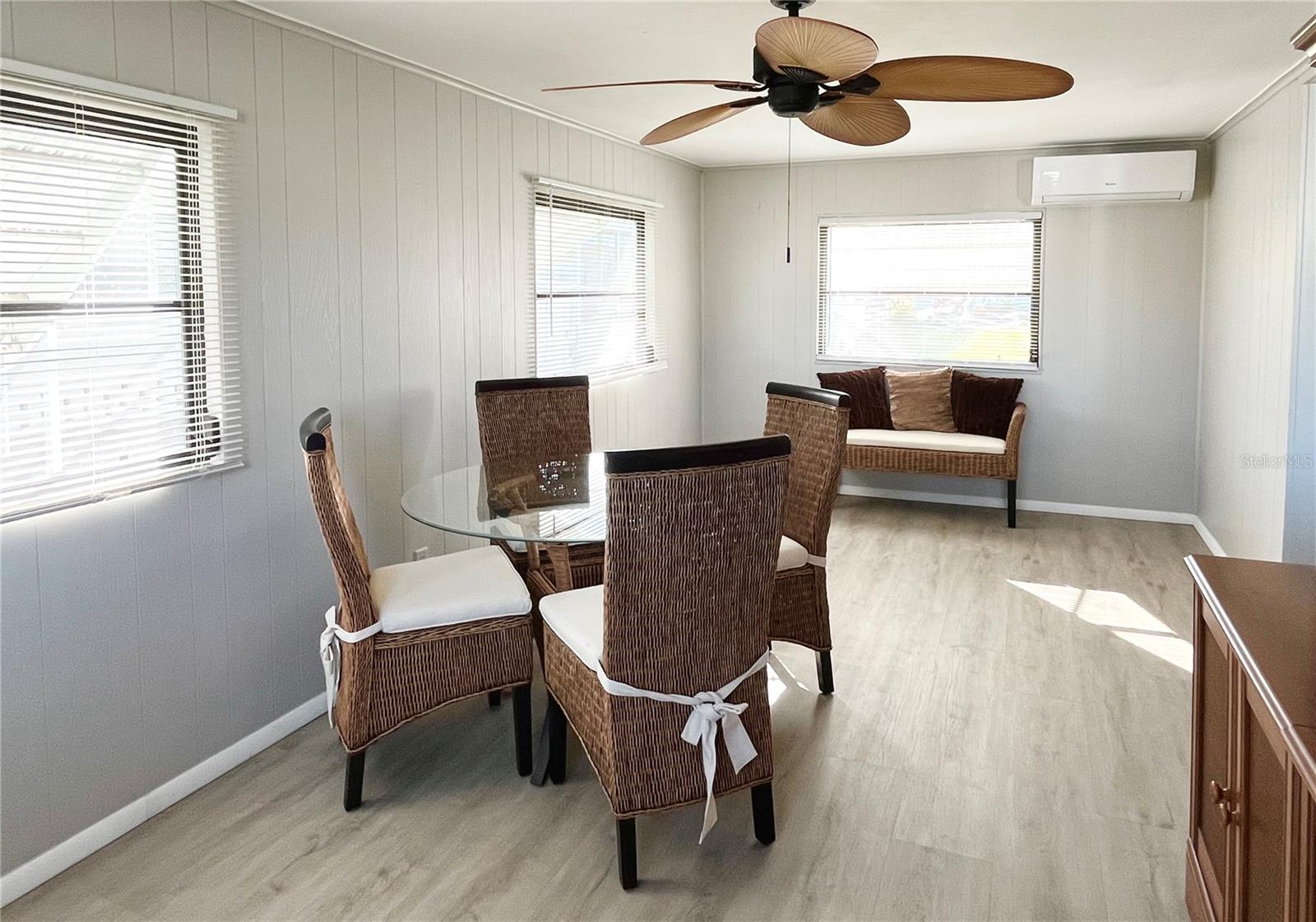 OAKWOOD MANOR - Residential