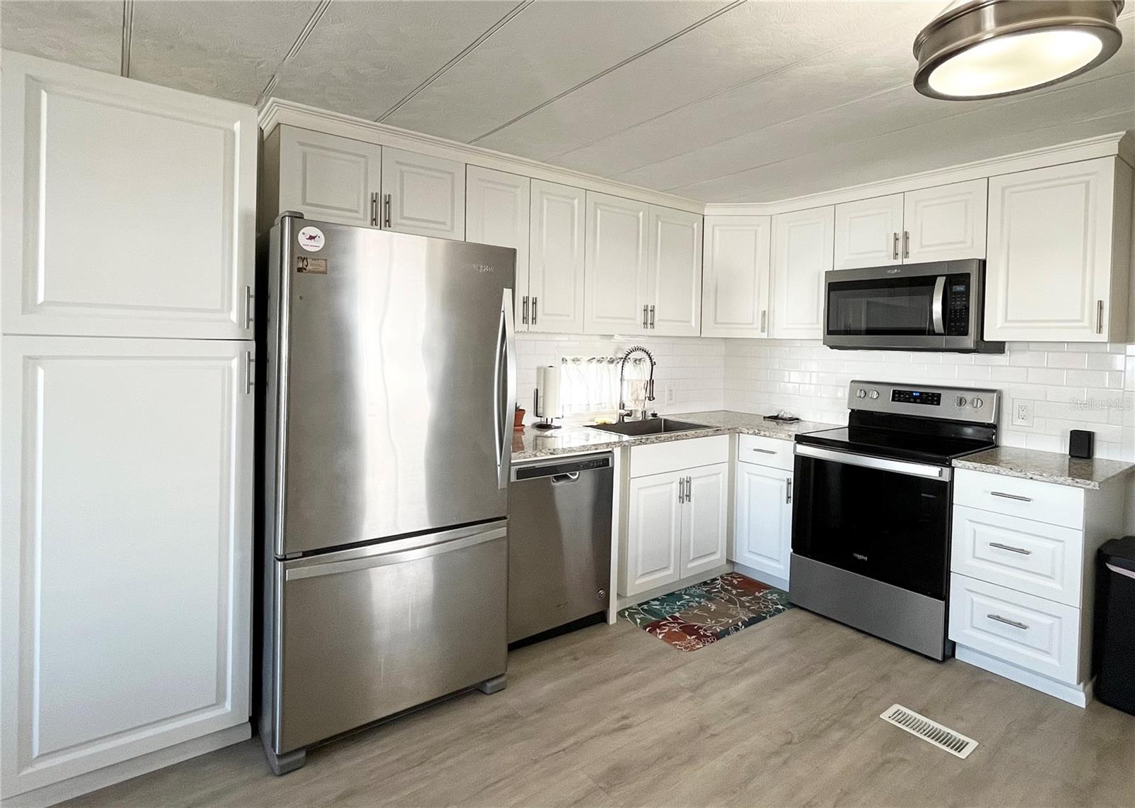 OAKWOOD MANOR - Residential