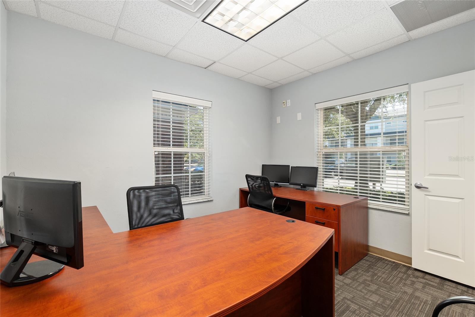 METRO 39 OFFICE PARK CONDO BLDG 2 - Commercial Lease