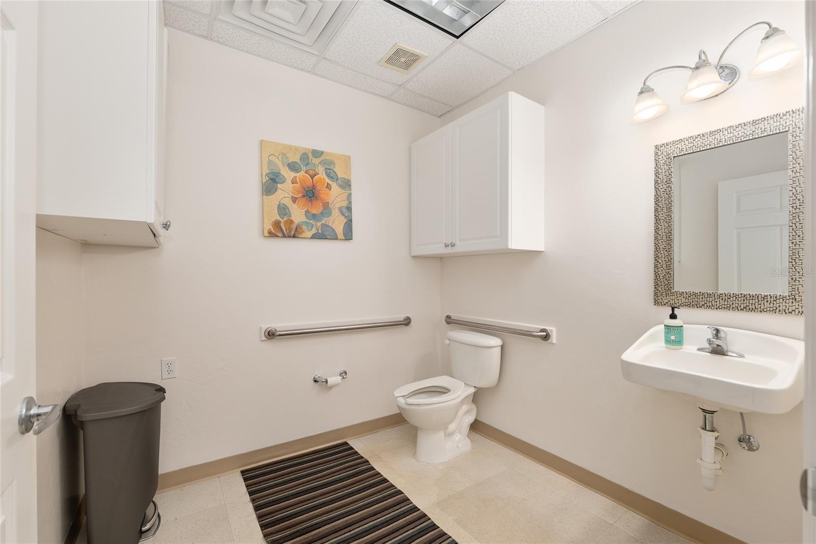 METRO 39 OFFICE PARK CONDO BLDG 2 - Commercial Lease