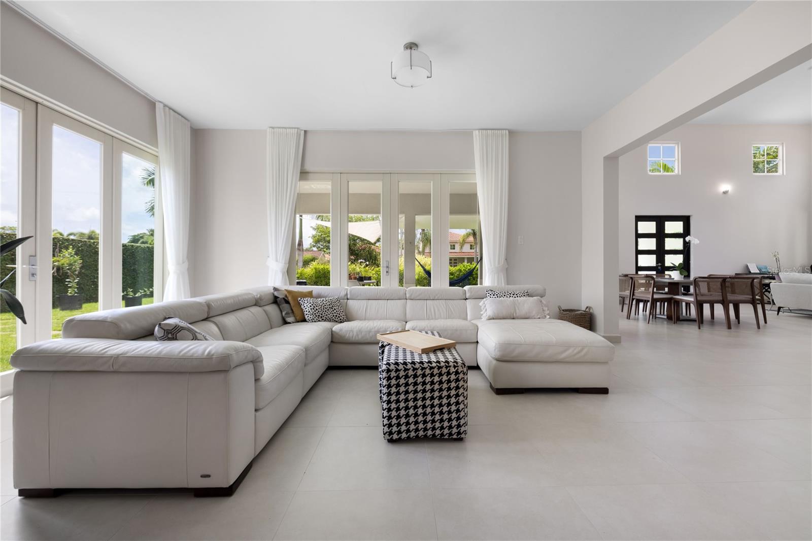 SABANERA DE DORADO - Residential