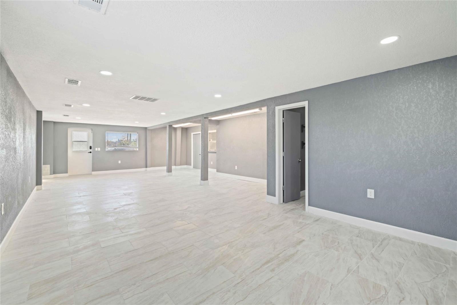 SAN CASA - Commercial Sale