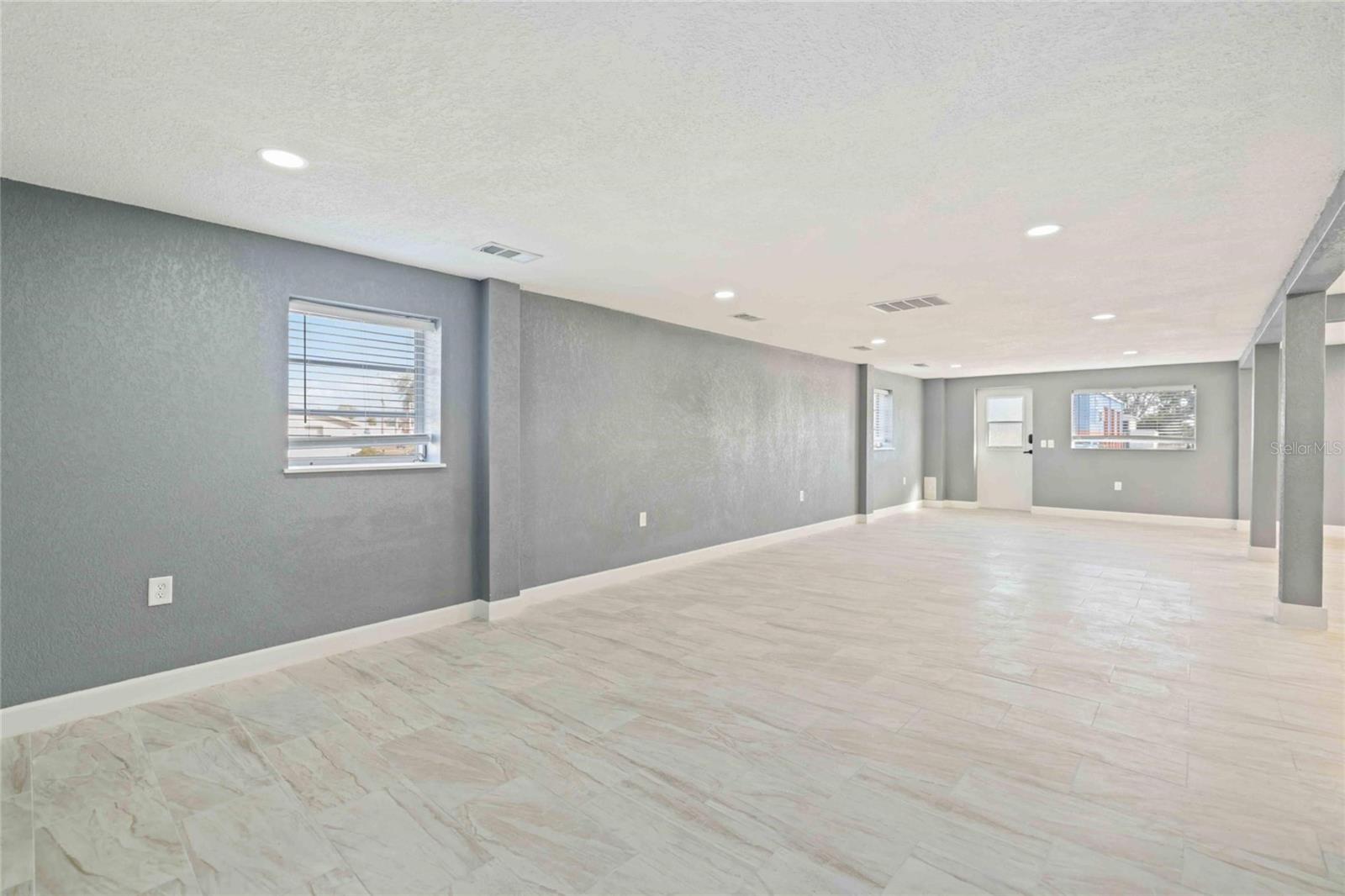 SAN CASA - Commercial Sale