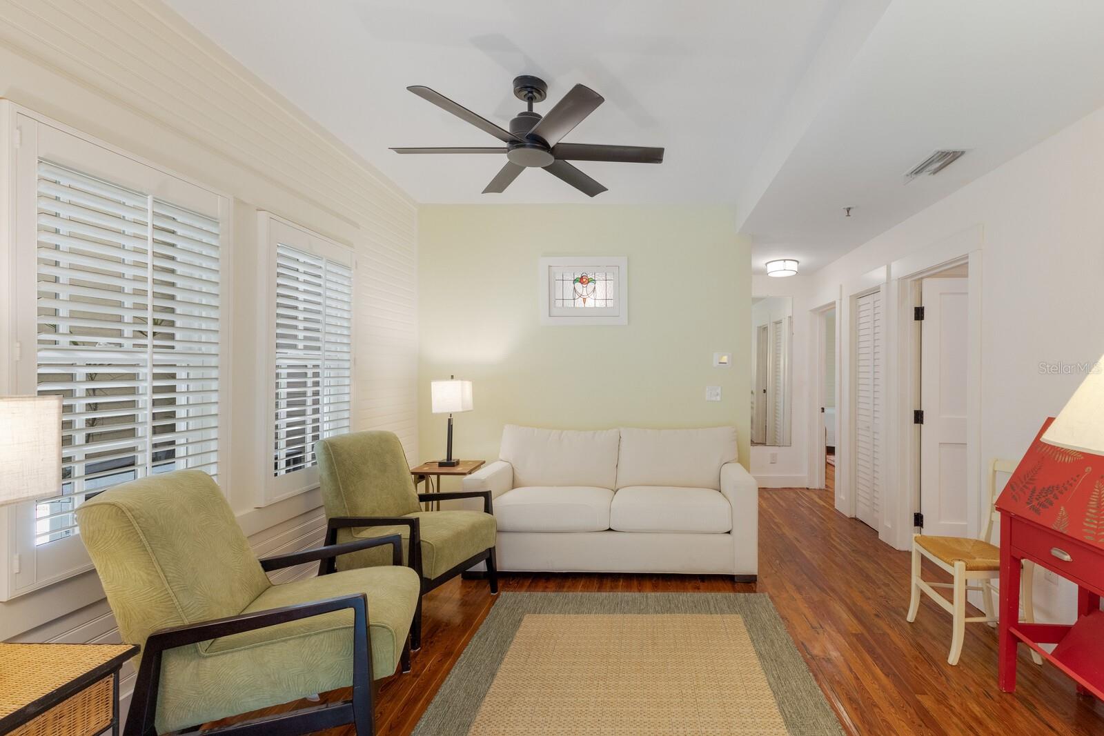370 EAST RAILROAD - Residential