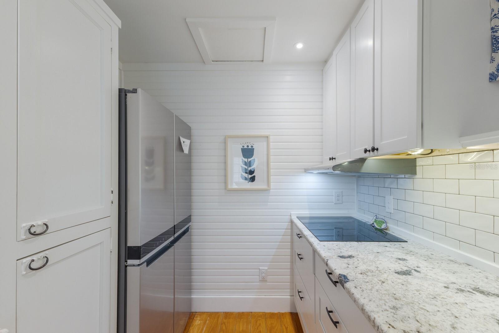 370 EAST RAILROAD - Residential