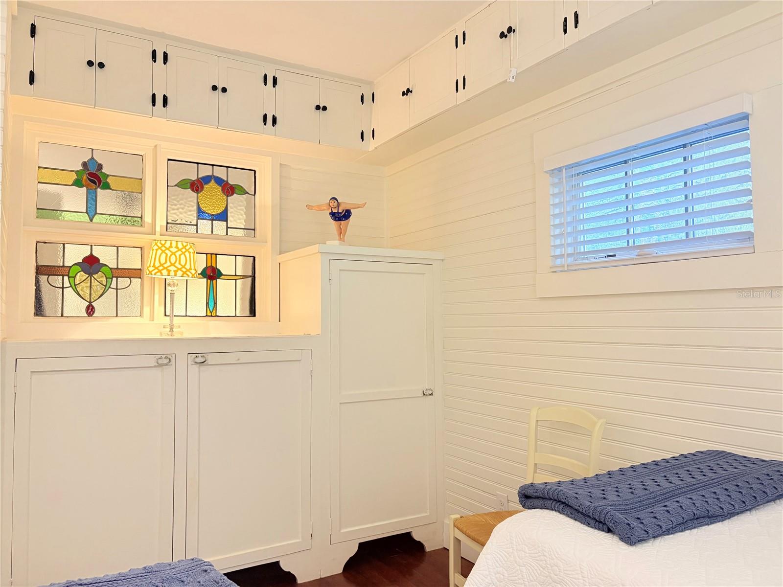 370 EAST RAILROAD - Residential